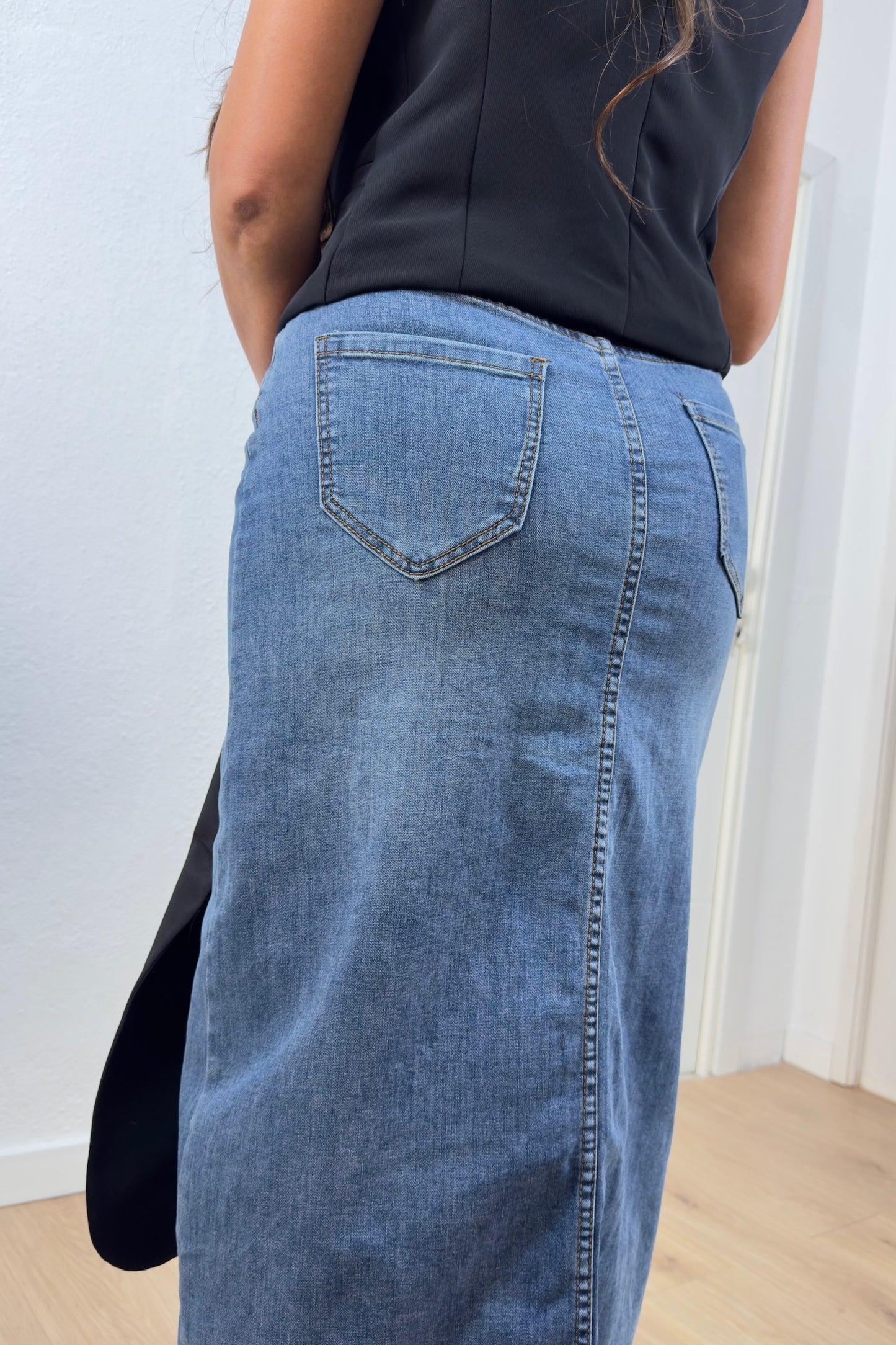 Falda Denim Midi con Abertura